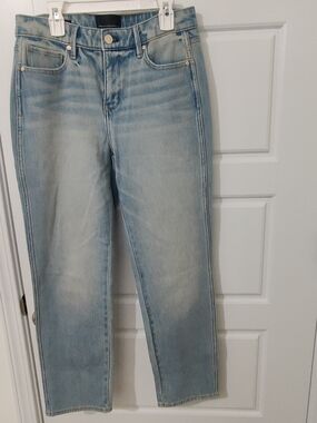Ladies Pre-owned White House Black Market High-Rise Straight Leg Jeans Size 2